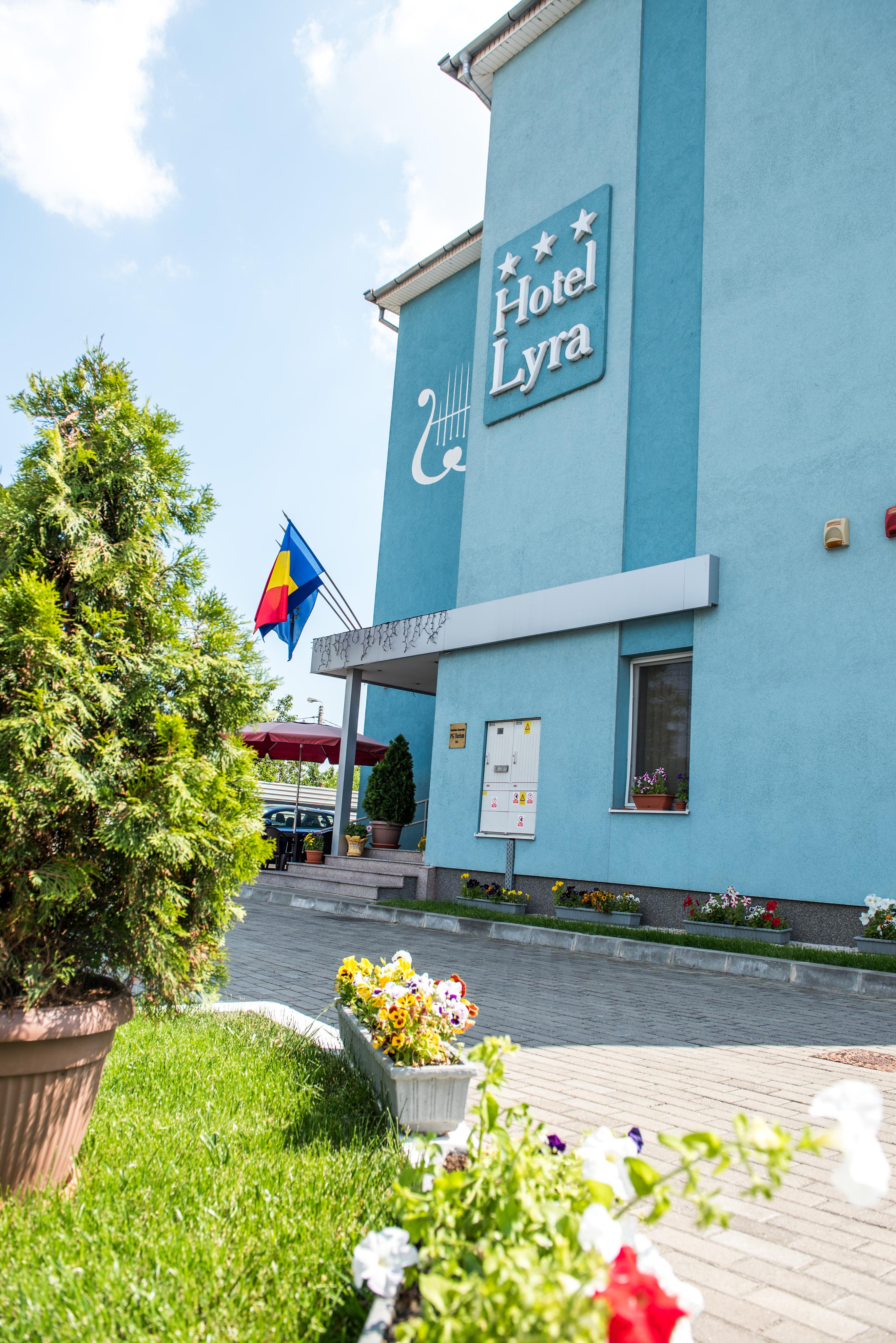 Hotel Lyra Oradea Exterior photo